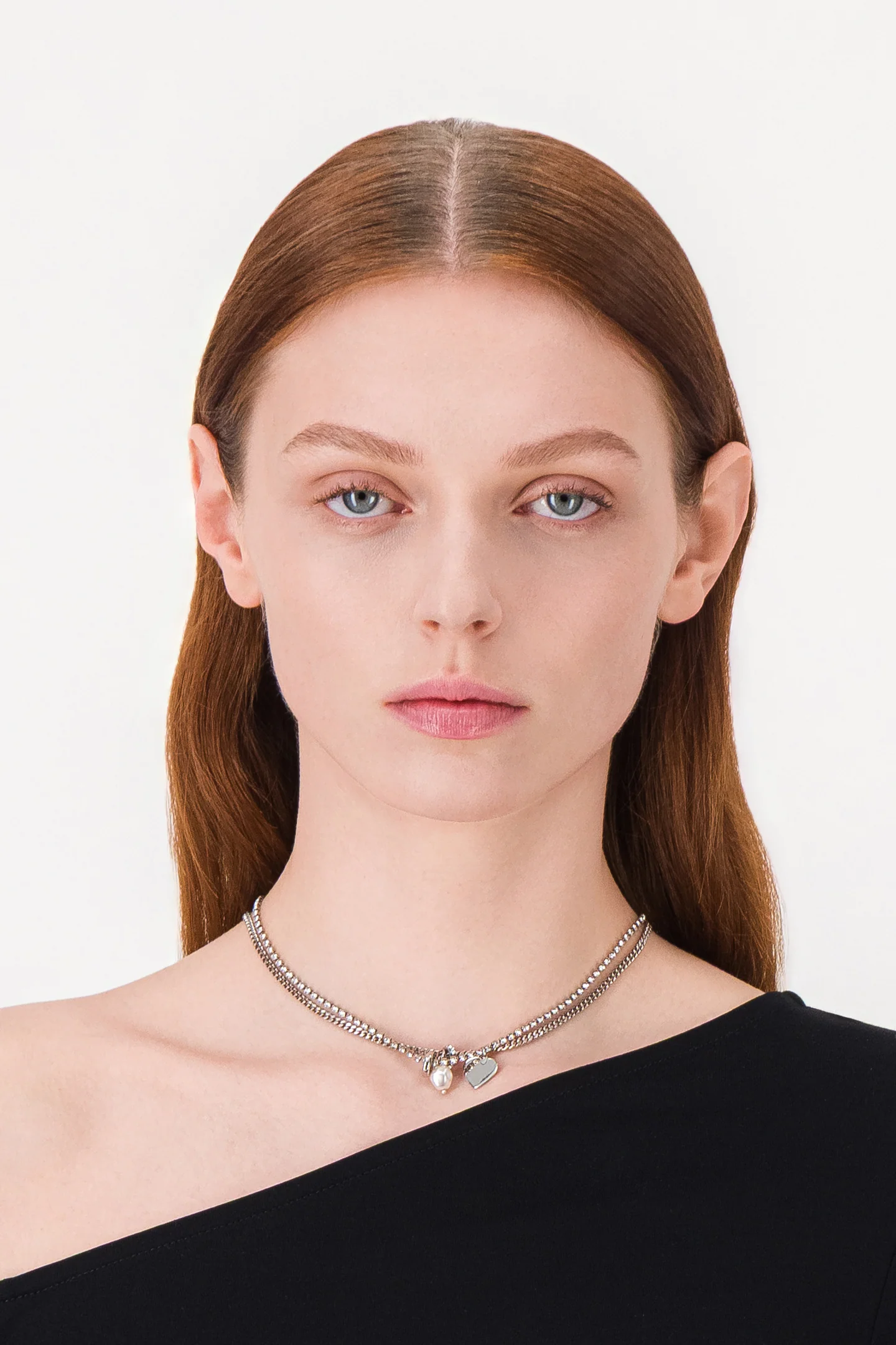 JACOBNECKLACE-MODEL_1440x
