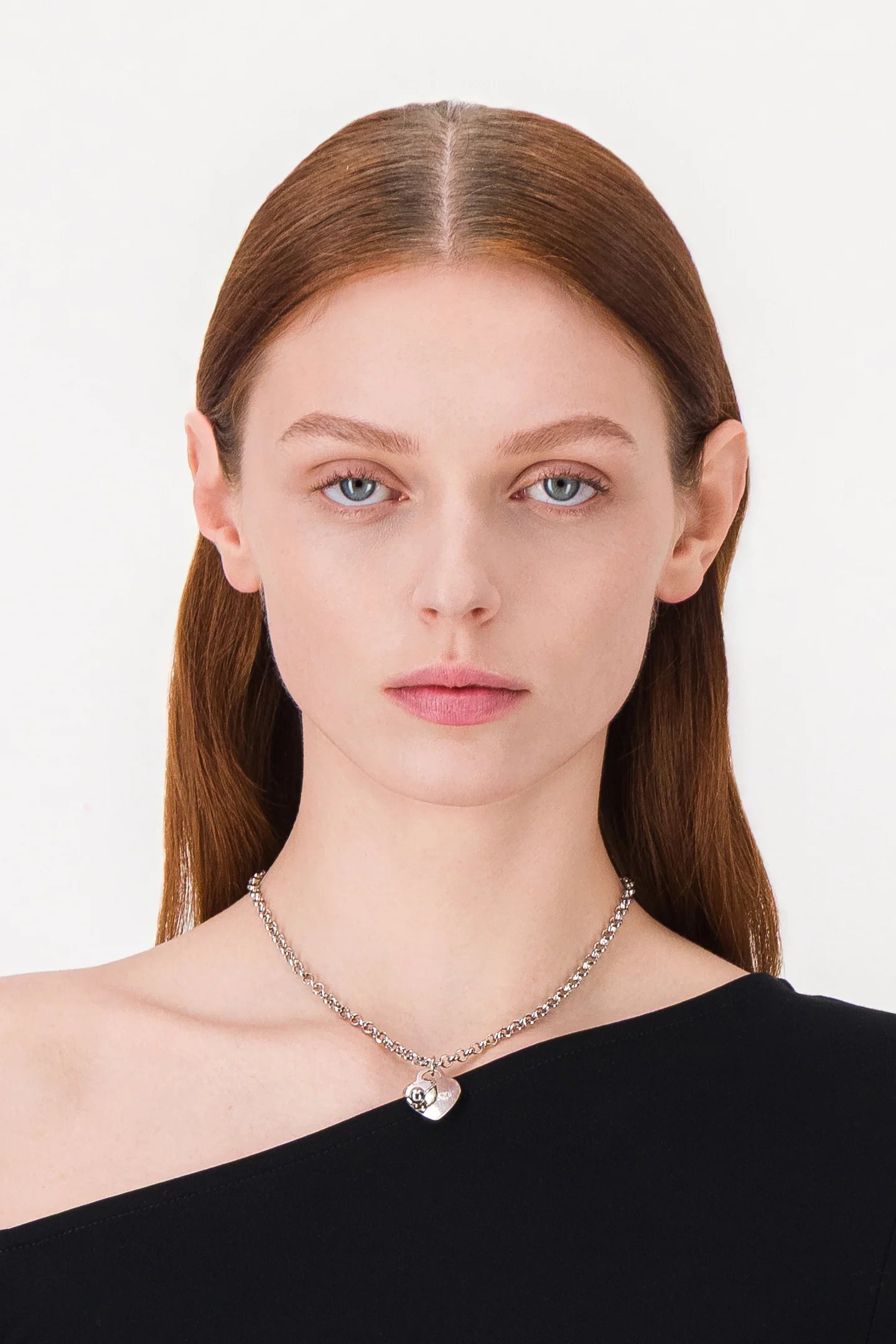 SUZINECKLACE-MODEL_1440x